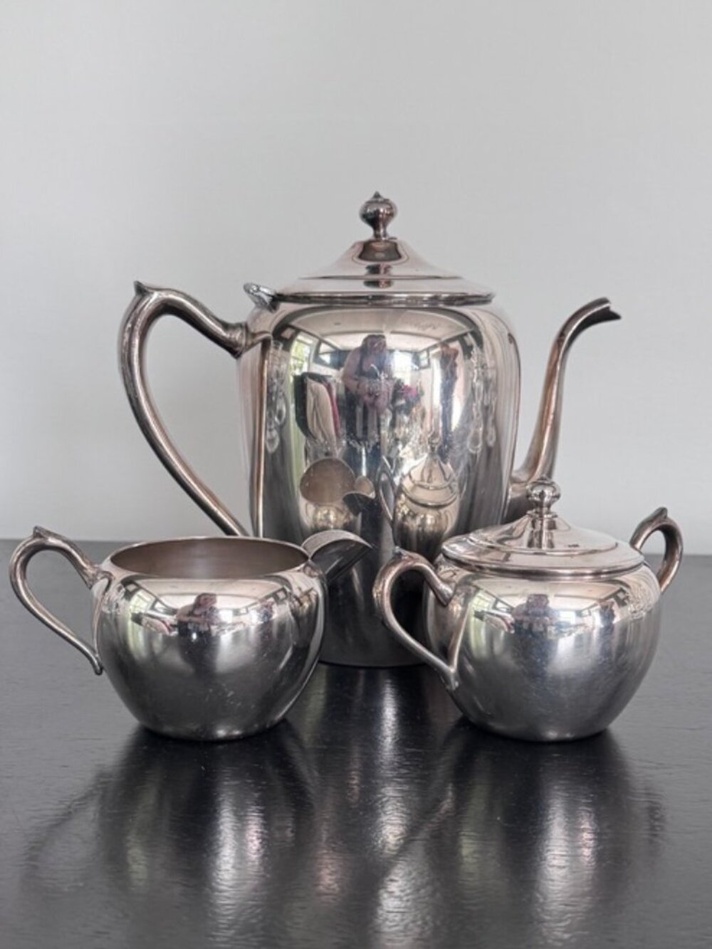 F.B. Rogers Silver Co. Vintage 3-Piece Tea Service Set – Silver on Copper - Picture 7 of 7